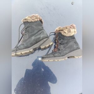 Women's Blondo Rabbit Fur Suede Boots Size 9